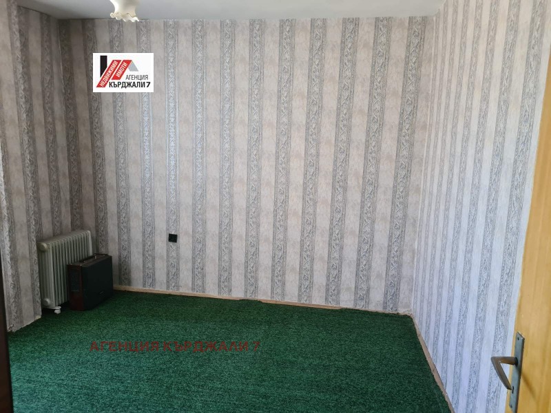 Продава  4-стаен град Кърджали , Център , 87 кв.м | 13843243 - изображение [5]