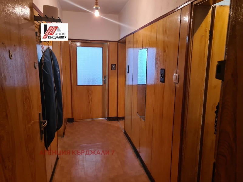 Продава  4-стаен град Кърджали , Център , 87 кв.м | 13843243 - изображение [2]