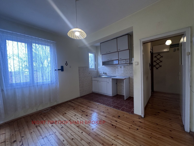 Продава ЕТАЖ ОТ КЪЩА, гр. София, Оборище, снимка 10 - Етаж от къща - 52291375