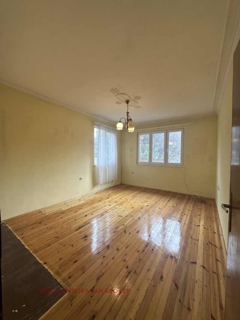 Продава ЕТАЖ ОТ КЪЩА, гр. София, Оборище, снимка 3 - Етаж от къща - 52291375