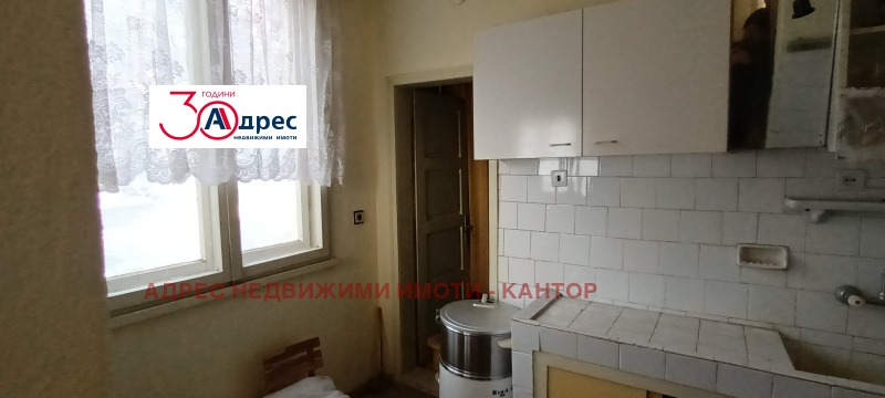 Продава КЪЩА, гр. Елена, област Велико Търново, снимка 8 - Къщи - 48736843