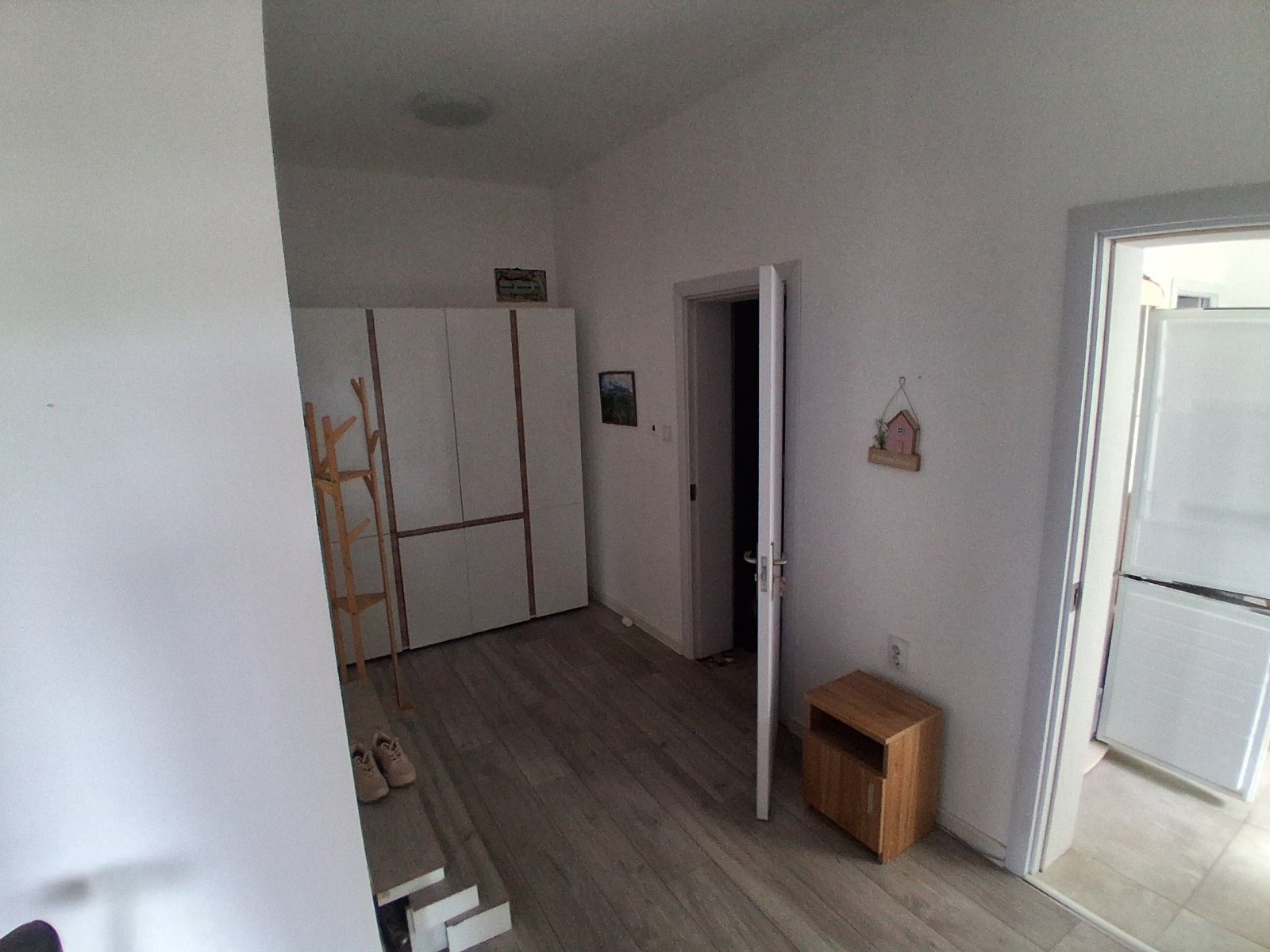 Продава КЪЩА, гр. Добрич, м-т Газибаба, снимка 4 - Къщи - 56294245