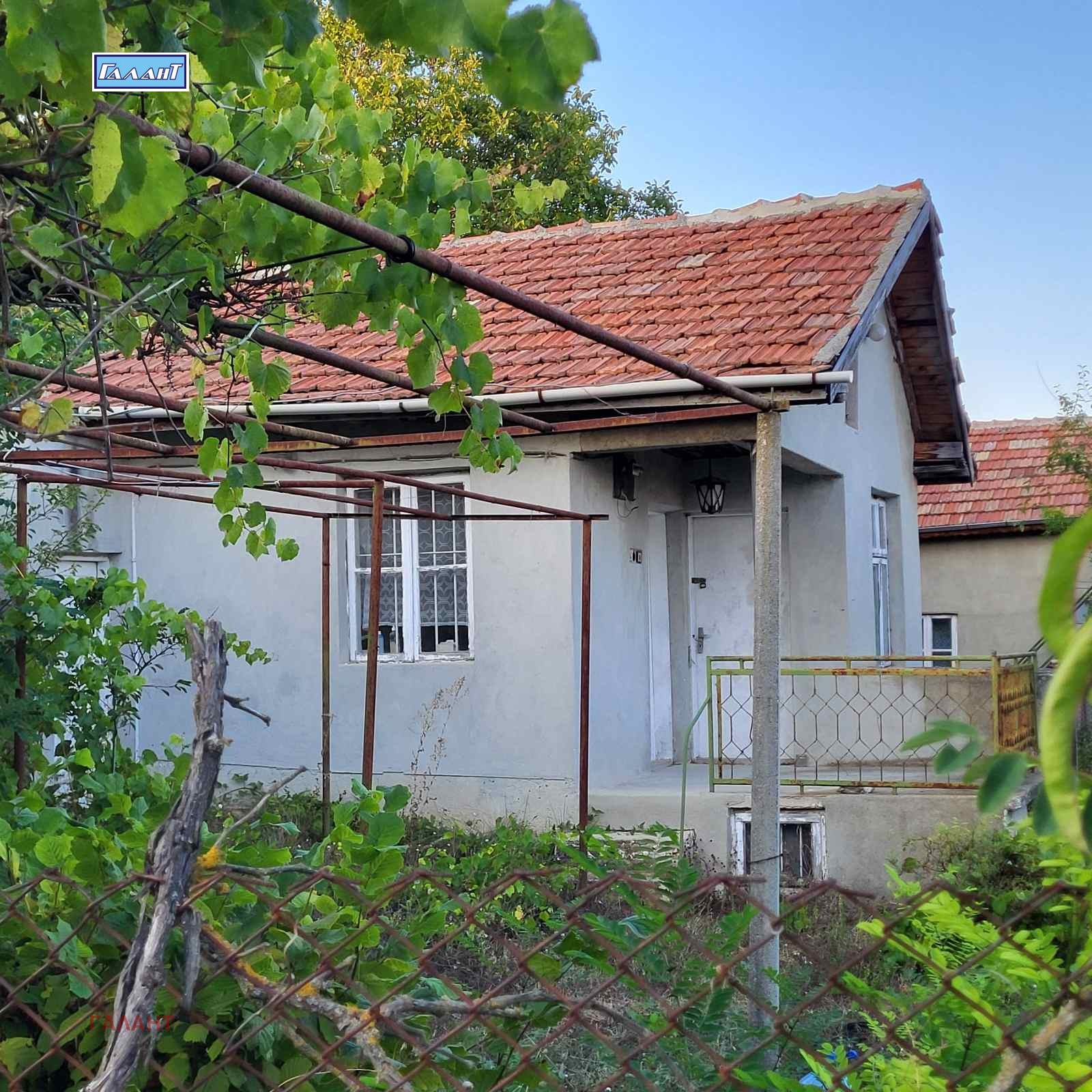 Продава КЪЩА, с. Осеново, област Варна