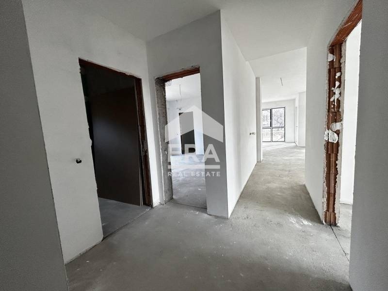 Продава 4-СТАЕН, гр. Варна, Бриз, снимка 10 - Апартаменти - 41117686