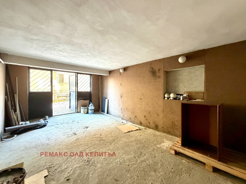 Продава ГАРАЖ, ПАРКОМЯСТО, гр. Велико Търново, Център, снимка 5 - Гаражи и паркоместа - 53161041