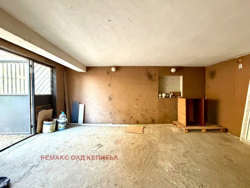 Продава ГАРАЖ, ПАРКОМЯСТО, гр. Велико Търново, Център