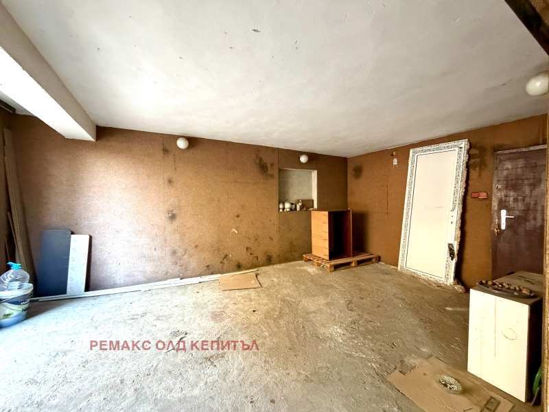 Продава ГАРАЖ, ПАРКОМЯСТО, гр. Велико Търново, Център, снимка 4 - Гаражи и паркоместа - 53161041