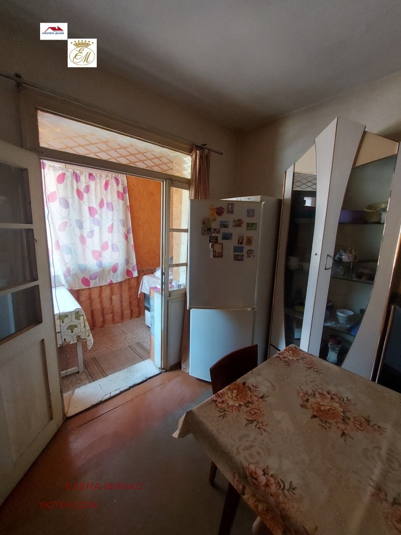 Продава ЕТАЖ ОТ КЪЩА в град Шумен, Военно училище - 80 кв.м / 128 000 € » 250 346.24 лв., ЕЛЕНА МИНАС