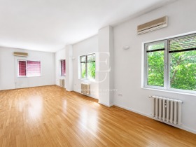 Продава  Многостаен, град София
