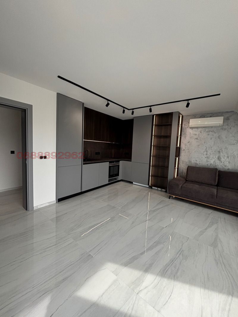 De vânzare  3 dormitoare Sofia , Țentâr , 102 mp | 34278587 - imagine [14]