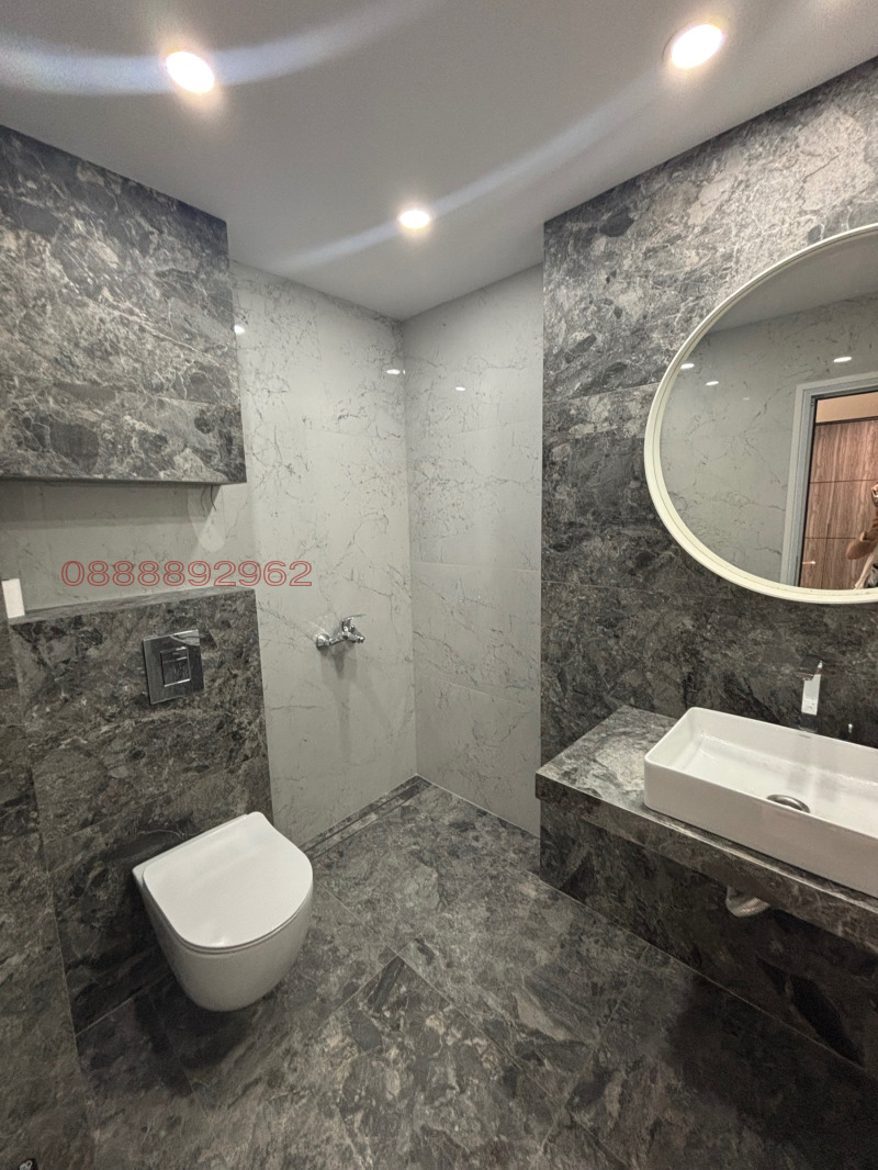 De vânzare  3 dormitoare Sofia , Țentâr , 102 mp | 34278587 - imagine [12]