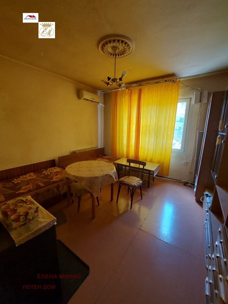 Продава ЕТАЖ ОТ КЪЩА, гр. Шумен, Военно училище, снимка 2 - Етаж от къща - 53234598