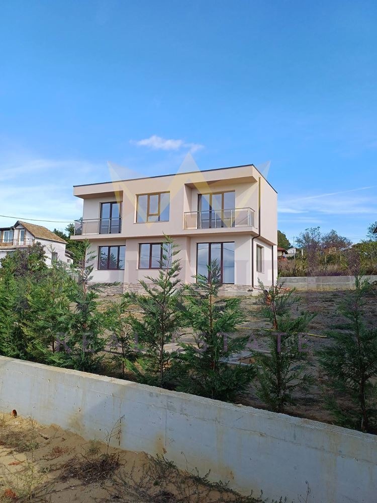 Продава КЪЩА, гр. Варна, м-т Боровец - юг, снимка 2 - Къщи - 52798696