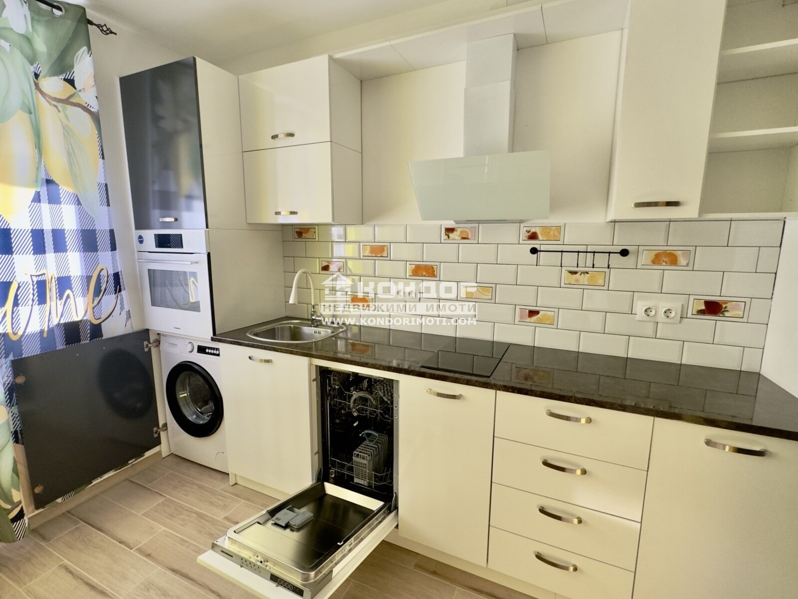 Продава 2-СТАЕН, гр. Пловдив, Кючук Париж, снимка 2 - Апартаменти - 53173300