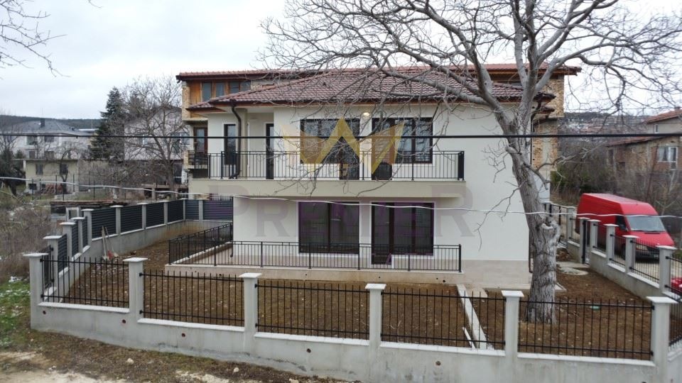 Продава КЪЩА, гр. Варна, Виница