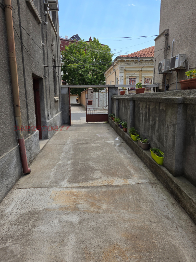 Продава  Етаж от къща град Хасково , Център , 94 кв.м | 42402330 - изображение [11]