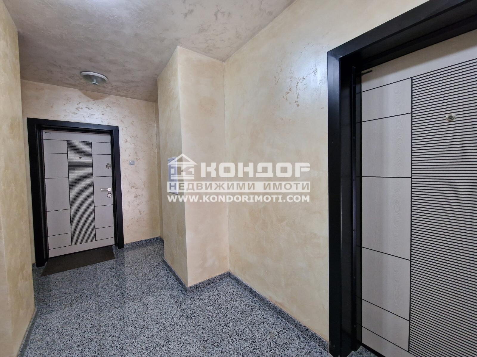 Продава 2-СТАЕН, гр. Пловдив, Кючук Париж, снимка 2 - Апартаменти - 53424760