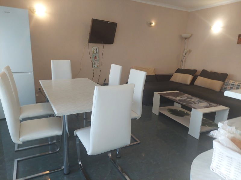 Eladó  3 hálószobás Sofia , Borovo , 225 négyzetméter | 47796940 - kép [2]