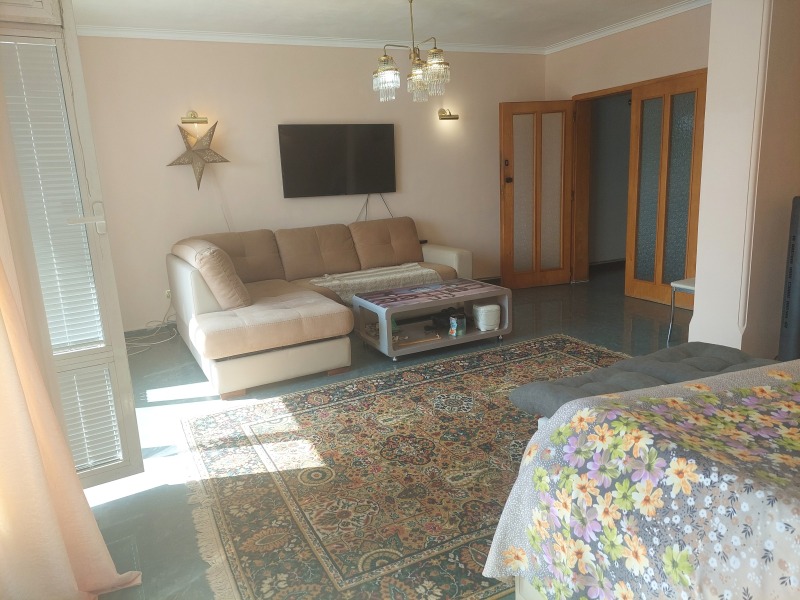 Eladó  3 hálószobás Sofia , Borovo , 225 négyzetméter | 47796940 - kép [5]