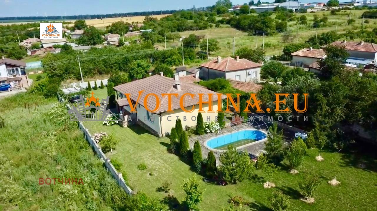 Продава КЪЩА, с. Славеево, област Добрич, снимка 2 - Къщи - 55756079
