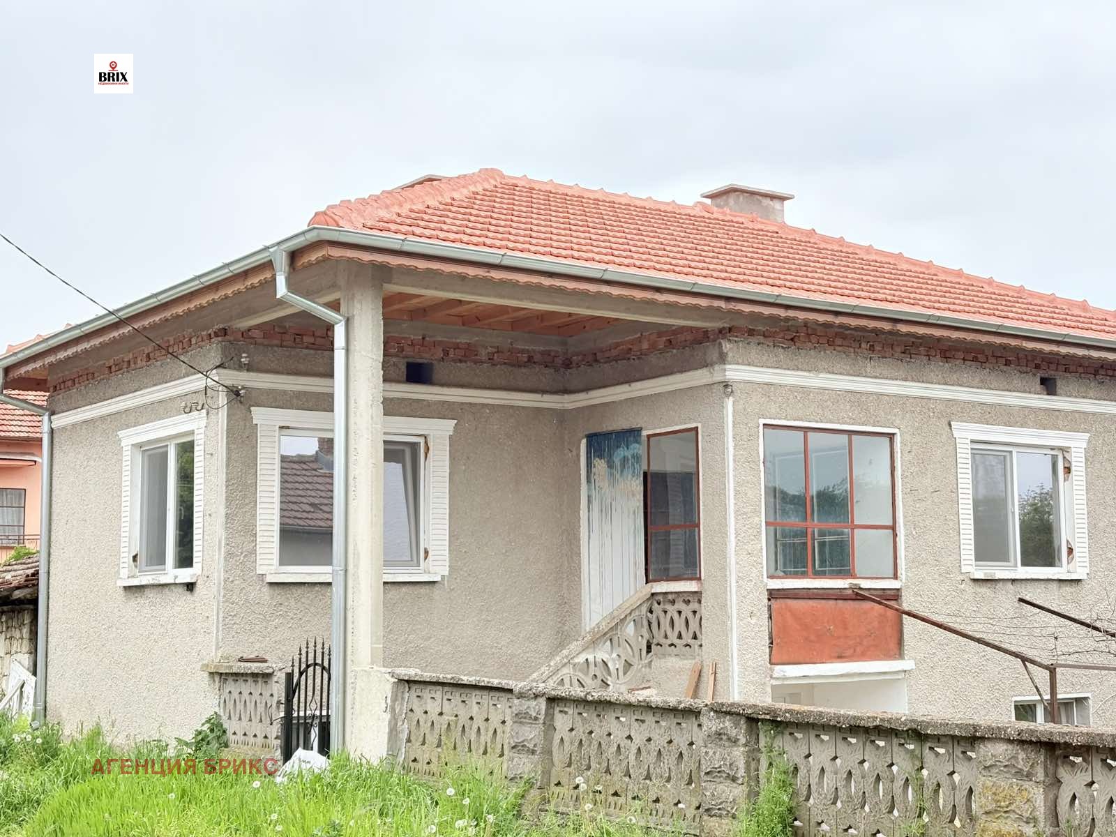 Продава КЪЩА, с. Червена вода, област Русе