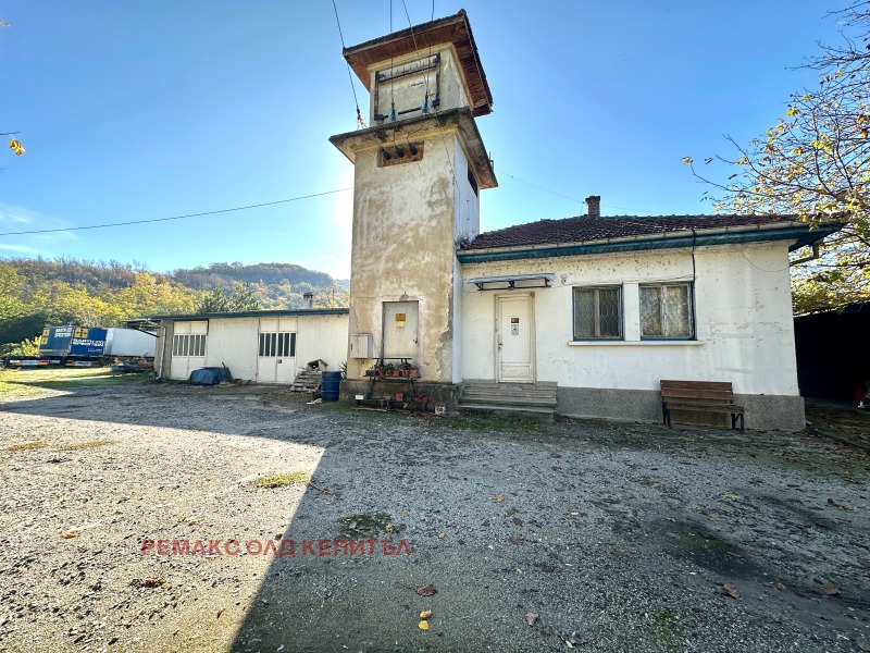 Продава ПРОМ. ПОМЕЩЕНИЕ в област Велико Търново, с. Самоводене - 2325 кв.м / 320 000 € » 625 865.60 лв., РЕМАКС ОЛД КЕПИТЪЛ