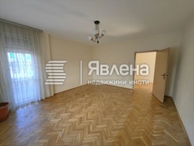 3+ slaapkamer Idealen tsentar, Blagoevgrad 2