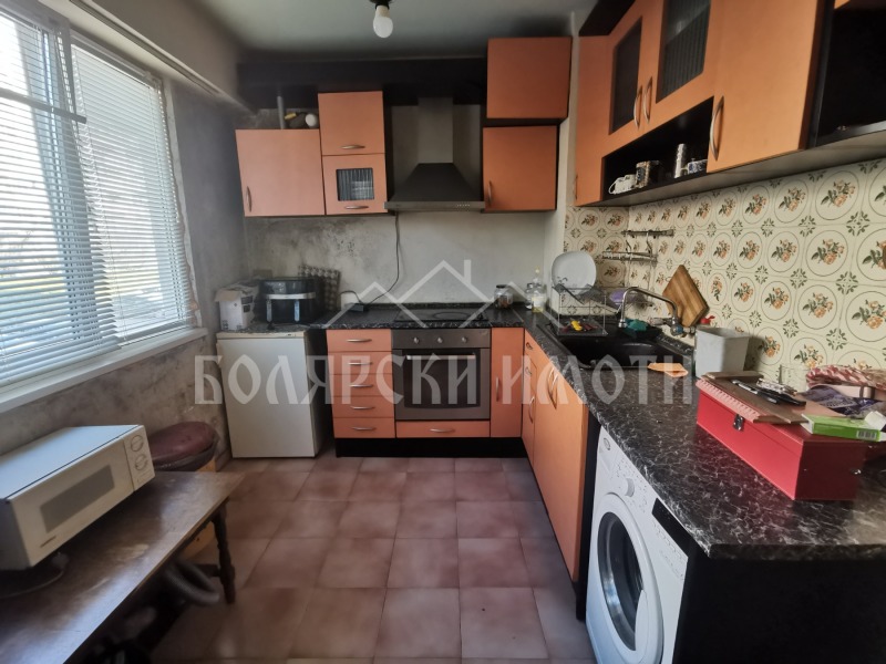 Продава 3-СТАЕН, гр. Велико Търново, Бузлуджа, снимка 1 - Aпартаменти - 48109198