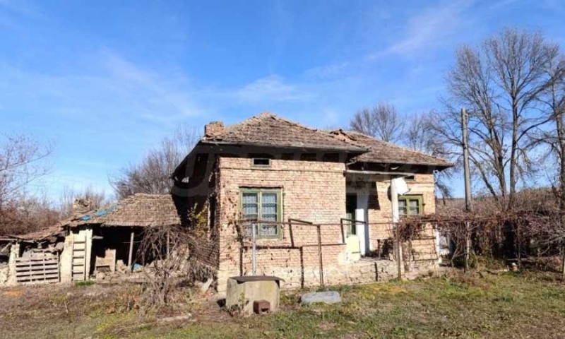 Продава КЪЩА в област Велико Търново, гр. Павликени - 80 кв.м / 15 000 € » 29 337.45 лв., СУПРИММО ОФИСИ В СТРАНАТА