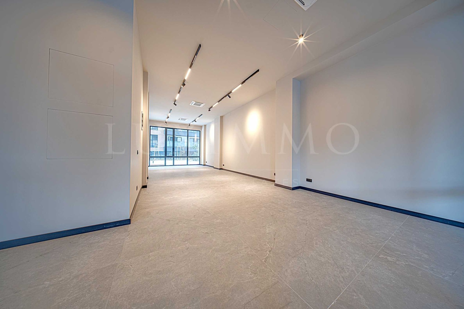 Продава МАГАЗИН, гр. София, Малинова долина, снимка 2 - Магазини - 52006141