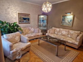 3+ makuuhuone Tsentar, Burgas