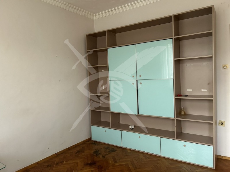 Te koop  Huis regio Sofia , Bozjurishte , 490 m² | 30562361 - afbeelding [2]