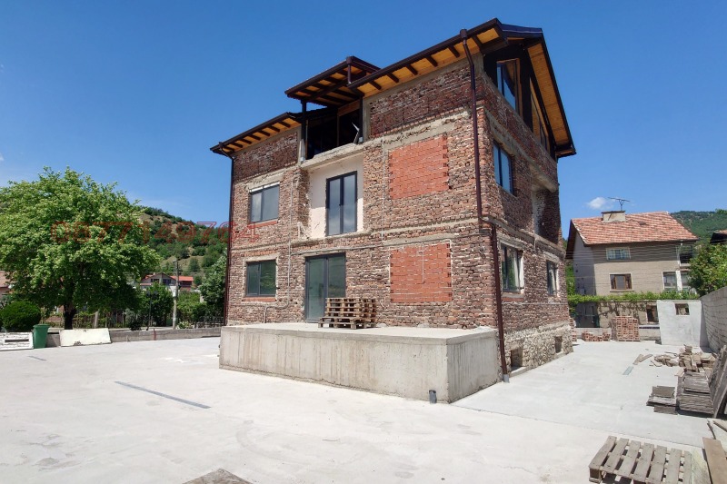 Продава  Къща област Благоевград , гр. Кресна , 360 кв.м | 76147306 - изображение [2]