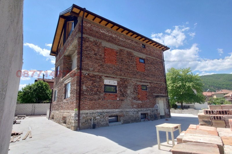 Продава  Къща област Благоевград , гр. Кресна , 360 кв.м | 76147306