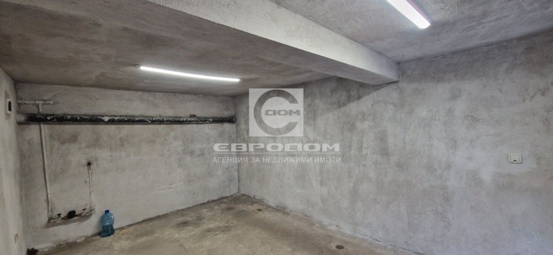 En venta  Cochera Stara Zagora , Ayazmoto , 25 metros cuadrados | 81379969 - imagen [2]