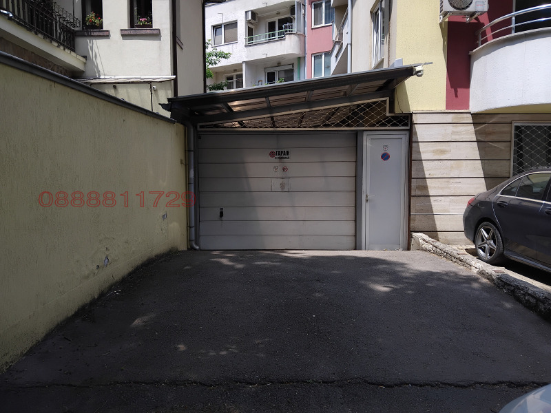 Eladó  Parkolóhely Sofia , Medicinska akademija , 12 négyzetméter | 97016217