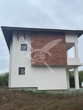 House Staro selo, region Pernik 4