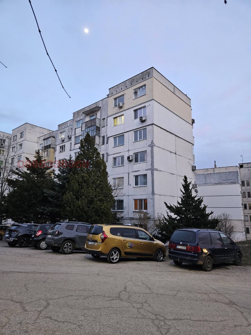 Продава 3-СТАЕН, гр. Велико Търново, Бузлуджа, снимка 1 - Aпартаменти - 49567953