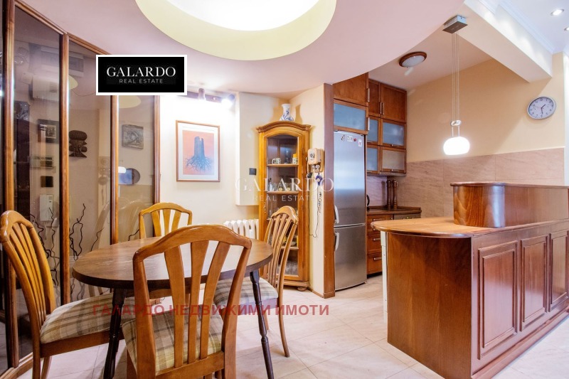 Продава 3-СТАЕН, гр. София, Център, снимка 4 - Апартаменти - 53156474