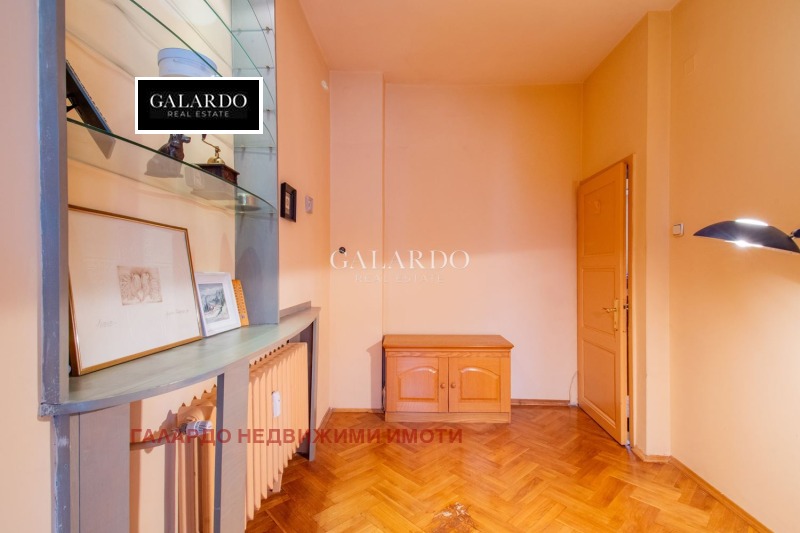 Продава 3-СТАЕН, гр. София, Център, снимка 8 - Апартаменти - 53156474