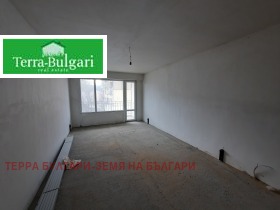 Продажба на тристайни апартаменти в град Перник - изображение 7 