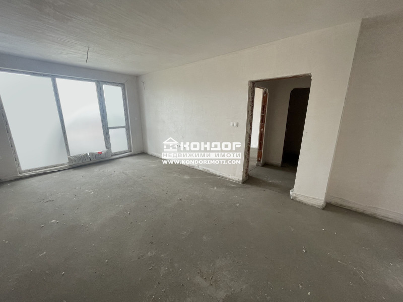Продава  2-стаен, град Пловдив, Христо Смирненски •  101 970 EUR • ID 40104811 — holmes.bg - [1] 