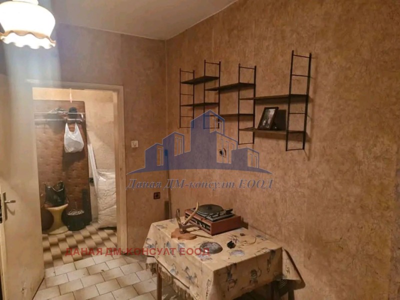 Продава  2-стаен град Шумен , Боян Българанов 1 , 72 кв.м | 85290592 - изображение [2]