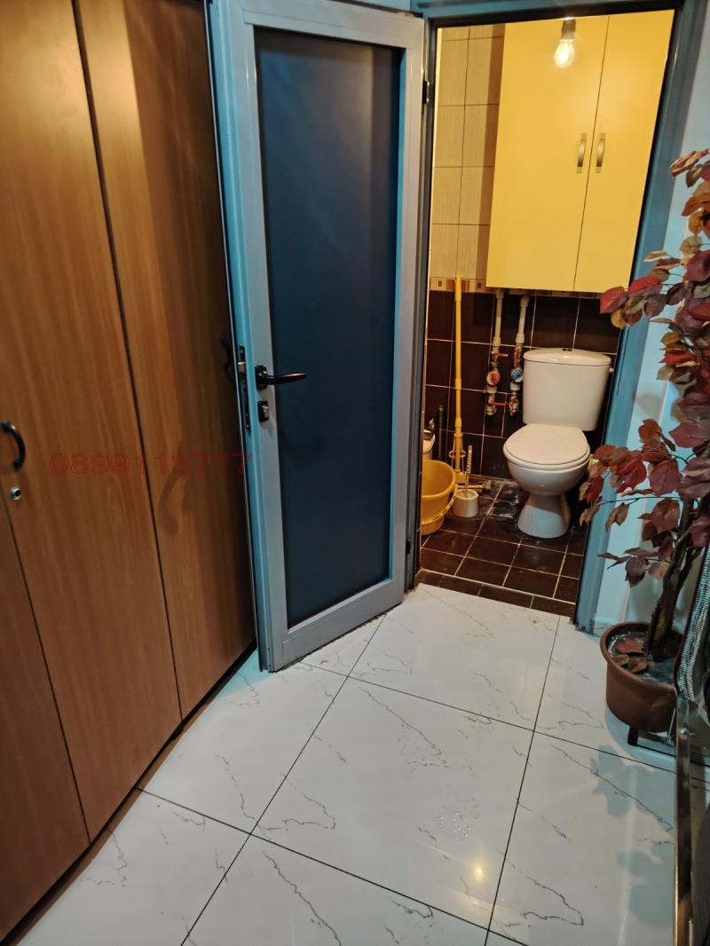 Продава  Магазин град Русе , Широк център , 85 кв.м | 11225180 - изображение [2]