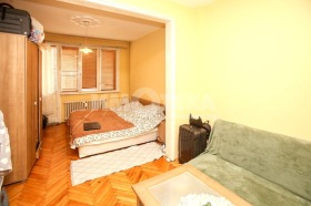 1 quarto Lozenec, Sofia