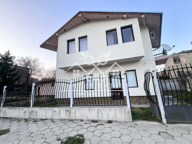 Продава КЪЩА в област Шумен, гр. Каспичан - 170 кв.м / 99 000 € » 193 627.17 лв., ЕСТЕРА ЕСТЕЙТ