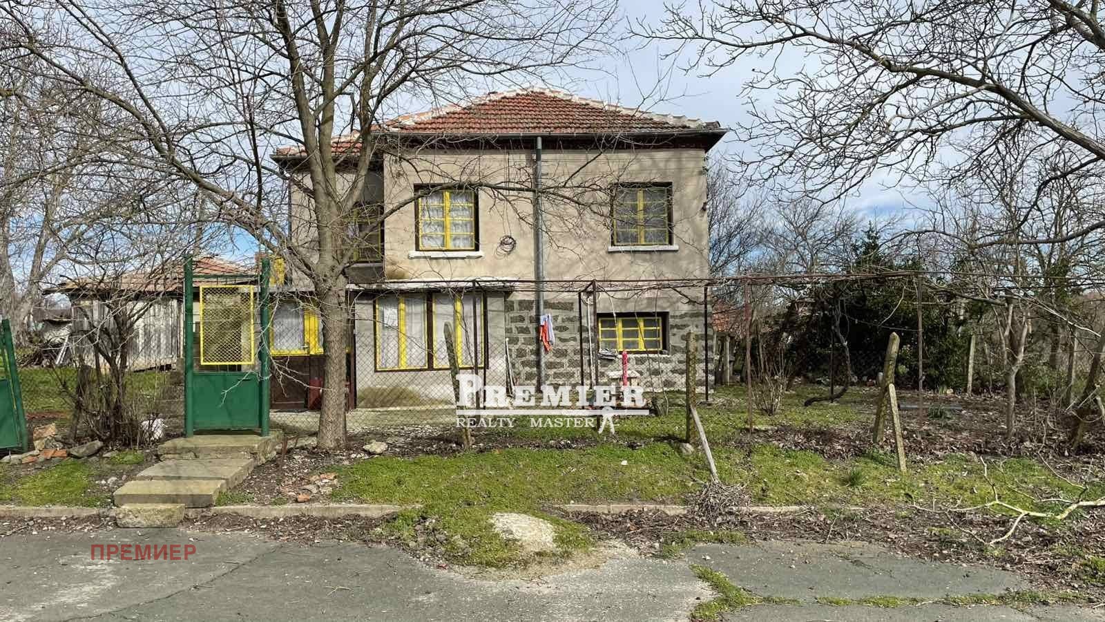 Продава КЪЩА, гр. Карнобат, област Бургас, снимка 3 - Къщи - 53694471