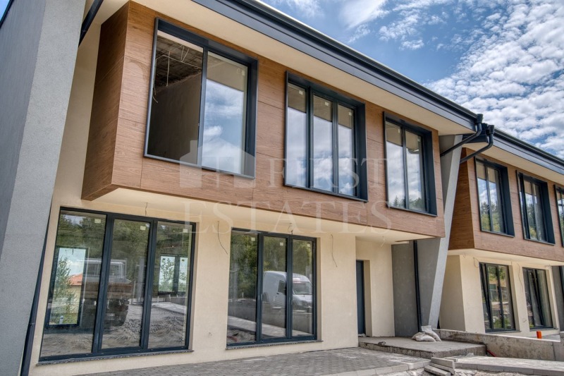 Til salg  Hus Sofia , Pancharevo , 261 kvm | 71855277 - billede [2]