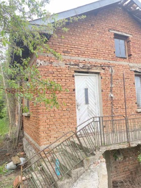 КЪЩА, 80 m2