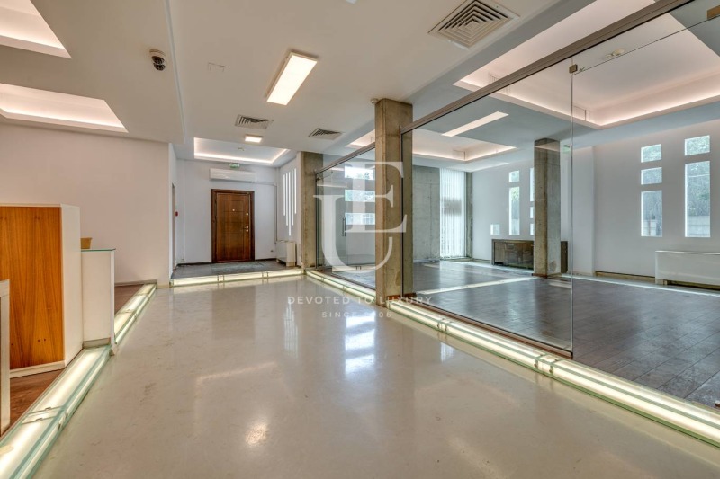Продава ОФИС, град София, Витоша • 385000 € • 54999158 — Holmes.bg